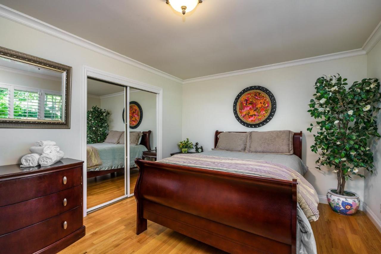 Creme De La Creme 1 Pet Friendly Groveland